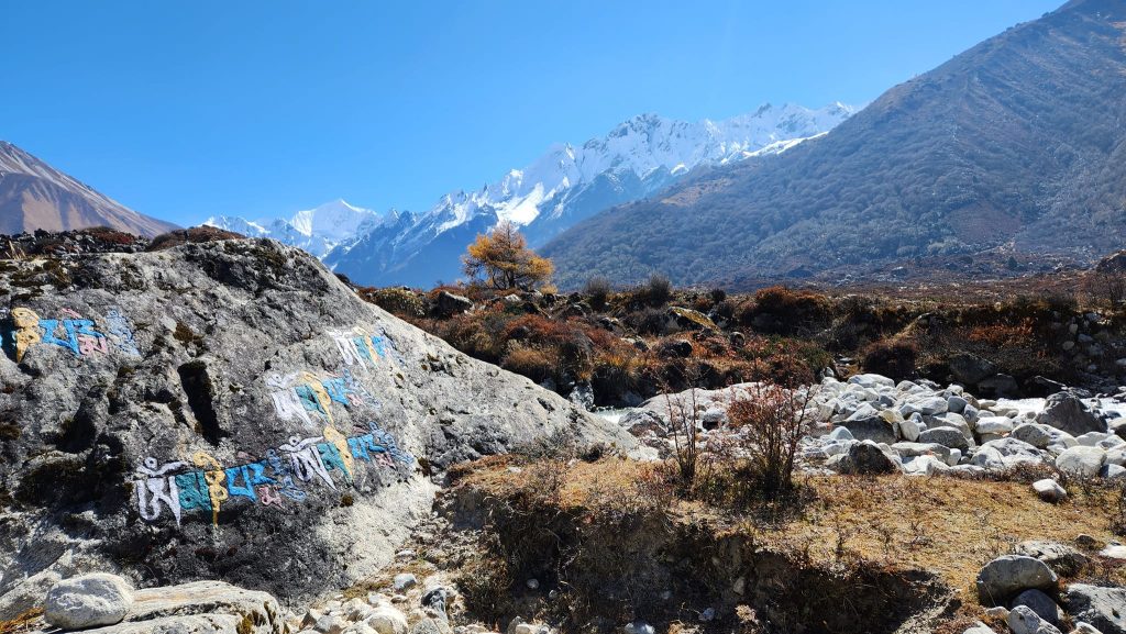 Langtang_Valley_with_Ganja_la_Pass